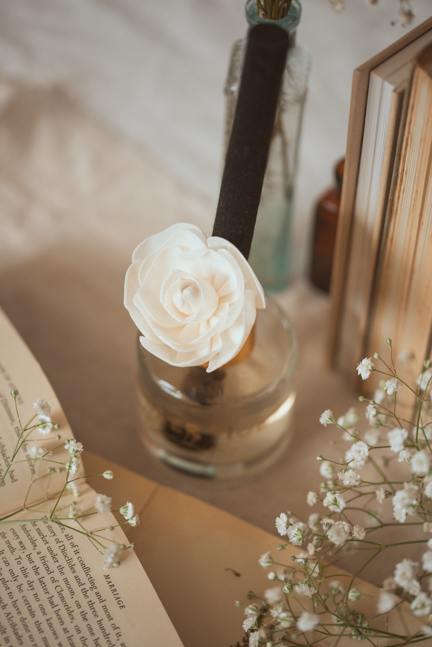 Flower Reed Diffuser - Sweet Berries & White Lilies